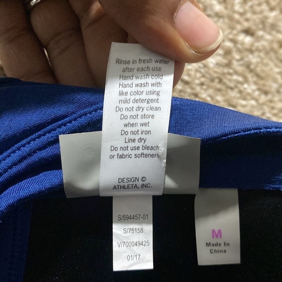 Athleta Navy Blue Halter Top Tankini Size Medium Style 594457-01 - Picture 7 of 7